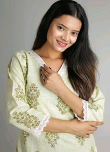 Elegant White Lace Trim Kurta