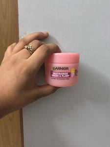 Garnier Niacinamide Hydrating Cream
