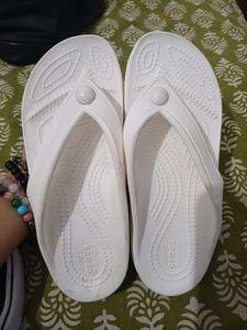 Crocs unisex croslite thong flip flop