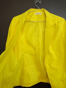 Stylish yellow Satin-silk Blend Blazer