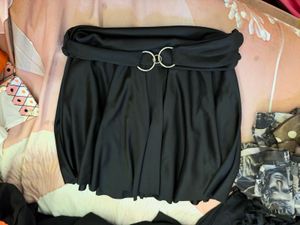 Chic Black Pleated Mini Skirt