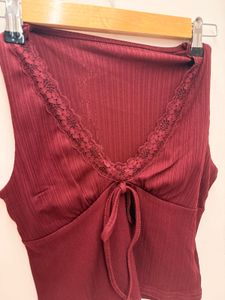 ❗️Maroon Lace Trim Tie-Front Tank Top❗️