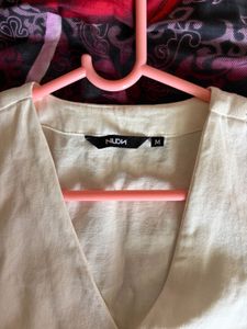Chic Cream Button-Up Vest Top size medium