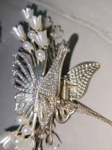 Stunning Butterfly &amp; Flower Brooch