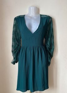 Elegant Emerald Green Lace Sleeve Dress
