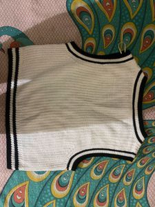 Chic V-Neck Knit Vest