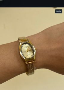 Elegant Gold Tone Women's Watch
