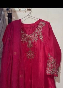 Beautiful Pink Embroidered Kurta Set
