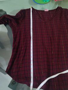 Maroon gold lurex stripe tops.