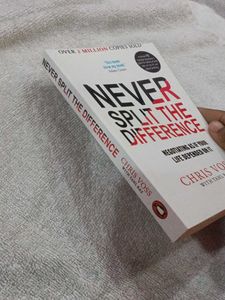 Never Split the Difference Book
