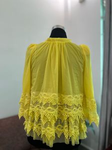 Chic Yellow Lace Trim blouse