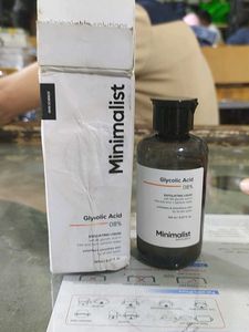 Minimalist Glycolic Acid 08%. expired this month