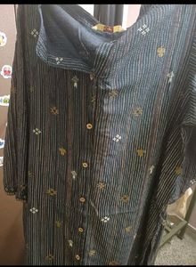 Elegant Striped Kurta with Embroidered Motifs