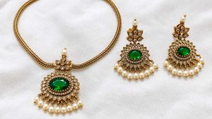 American Daimond Emerald and Pearl Jewelry Set
