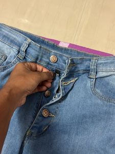 2 Pairs Women's Jeans