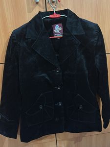 BLACK VELVET BLAZER WITH NO FLAWS