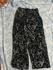 Stylish Black &amp; White Printed Palazzo Pants