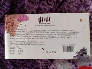 M&amp;M Professional 24 Color Eyeshadow Palette