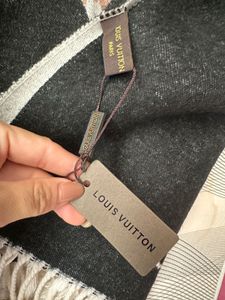 Louis Vuitton Shawl