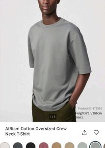 UNIQLO TEE