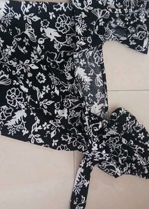 Black Floral Tie-Back Puff Sleeve Top