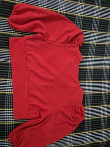Chic Red Cropped Top