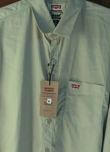 Levi's Classic Button-Down Shirt