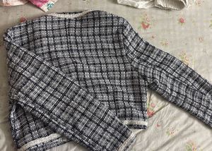 Chic Plaid Cropped Jacket