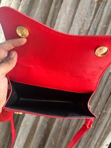 Savana red sling purse