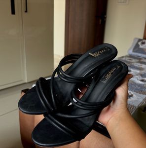 Elegant Black Heeled Sandals