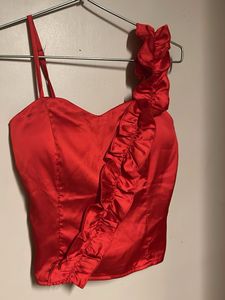 PADDED SATIN TOP