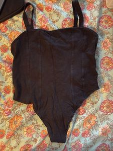 Black Sleeveless Bodysuit