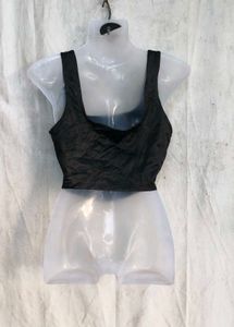 6129. Sleek Black Sleeveless Tank Top