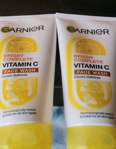 Garnier Bright Complete Vitamin C Face Wash 2pc