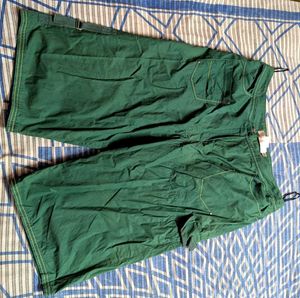 Stylish Pure Cotton Bottle Green Cargo Jorts 💚