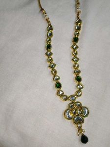 Emerald &amp; Gold Tone Jewelry Set