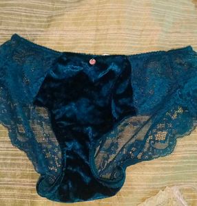 Bundle of 5 Women's Panties H&amp;M,GUESS,EBLIN