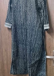 Stylish Black &amp; White Printed Kurta Set