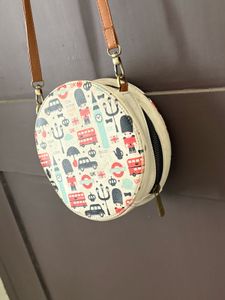 British/London/UK Themed Round Crossbody Bag