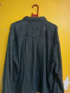cropped boxy-fit denim shirt