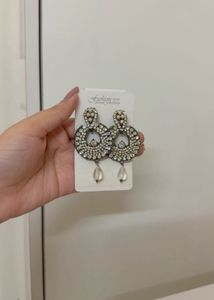 Sparkling White Round Pearl Earrings