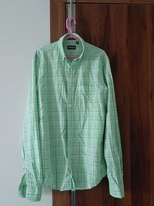 Men's Green Plaid Button-Down Shirt