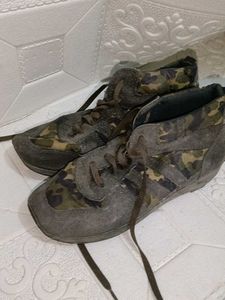 Men's Camo High-Top Sneakers