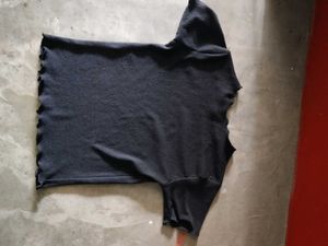 combo of 3,2women tops&amp;1skirt