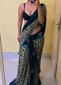 Stylish Printed Saree with Sequins