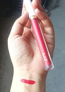 Myglamm Red Lip Colour