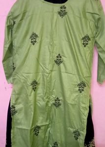 Graceful Women Kurta Set