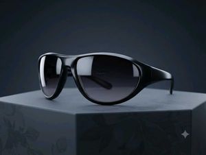 Sleek Black Sporty Sunglasses