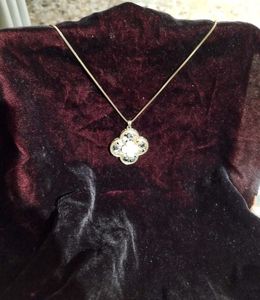 Sparkling Crystal Necklace Set