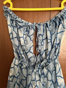 SVery Pretty Loose Jumpsuit With Zip At Back